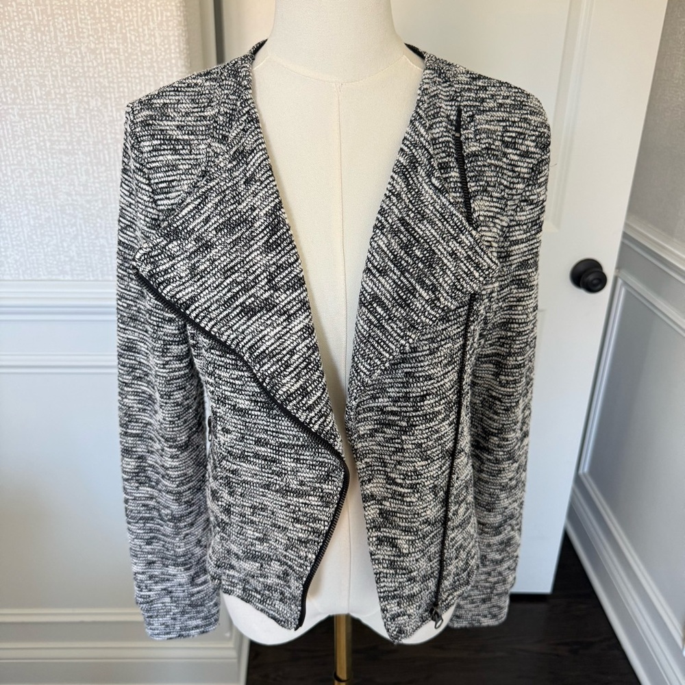 BNCI Elegant Black and White Women's Blazer Small